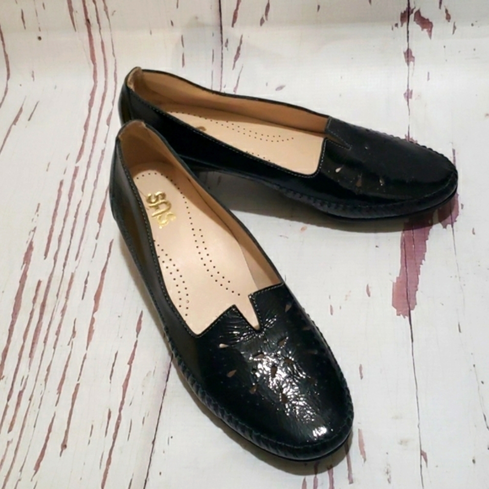 SAS 7 soft patent black leather low heel shoes